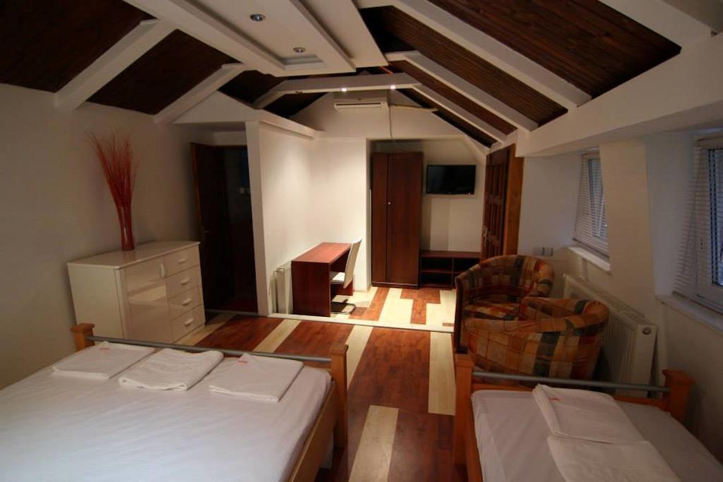 Lira Inn Ni Pokoj fotografie