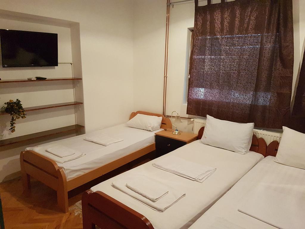 Lira Inn Ni Exteriér fotografie