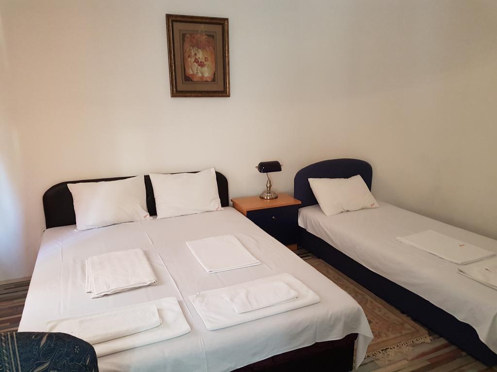 Lira Inn Ni Exteriér fotografie