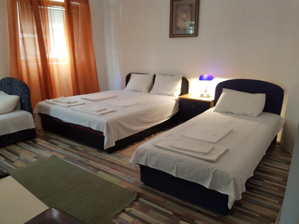 Lira Inn Ni Exteriér fotografie