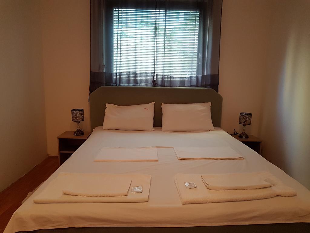 Lira Inn Ni Exteriér fotografie
