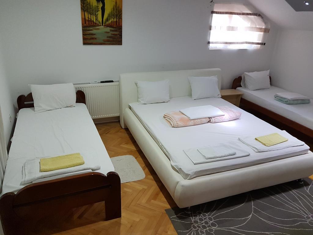 Lira Inn Ni Exteriér fotografie
