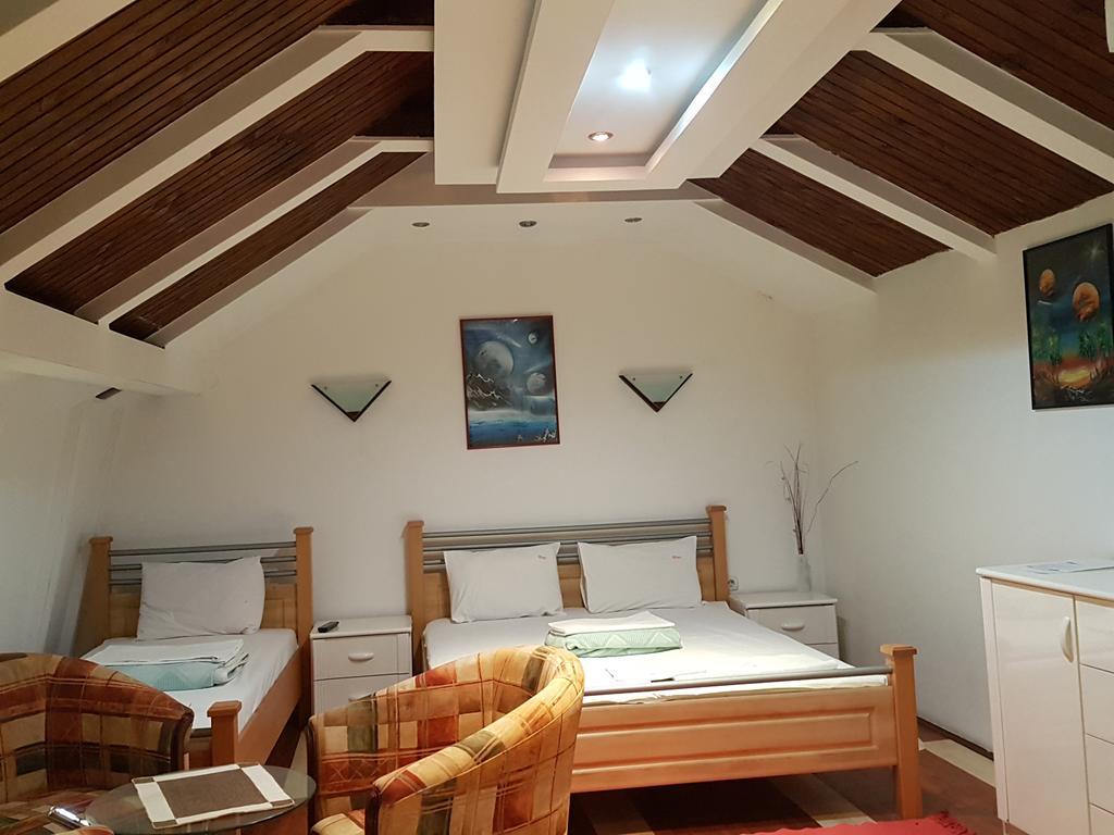 Lira Inn Ni Exteriér fotografie