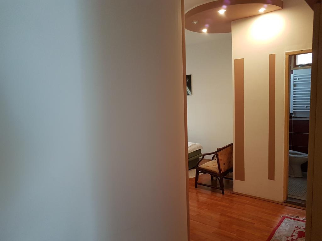 Lira Inn Ni Exteriér fotografie