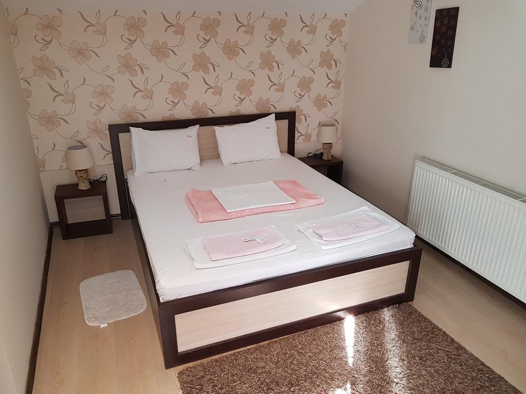 Lira Inn Ni Exteriér fotografie