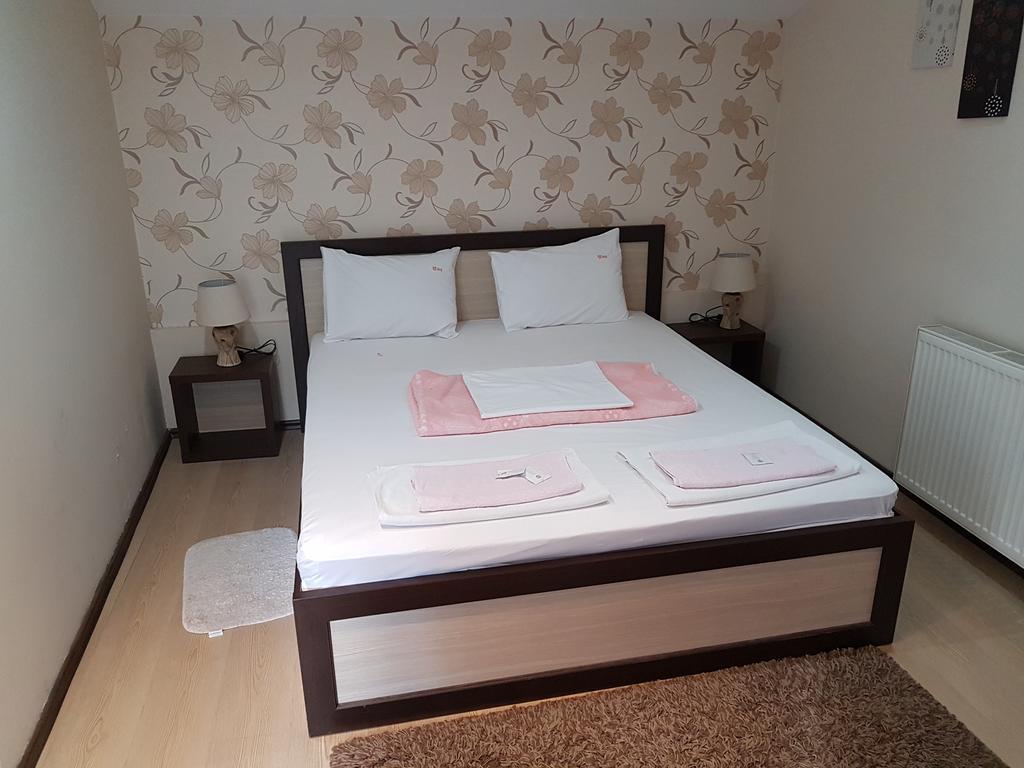 Lira Inn Ni Exteriér fotografie