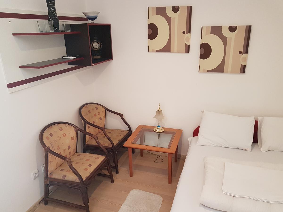 Lira Inn Ni Exteriér fotografie